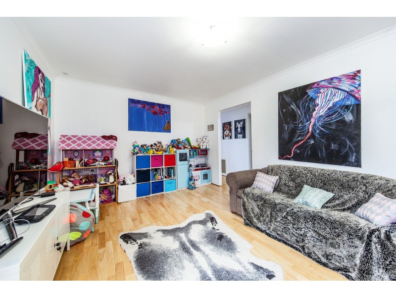 8 Patterson Close, Caroline Springs VIC 3023