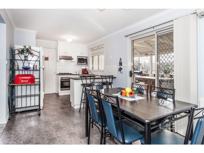 17 Bibby Court, Albanvale VIC 3021