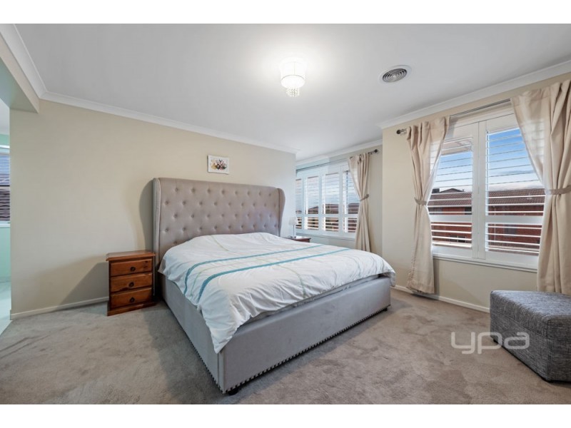 10  Hay Avenue, Taylors Hill VIC 3037