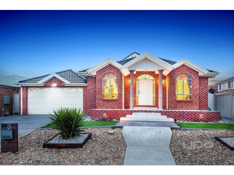 3  Calthorpe Green, Caroline Springs VIC 3023