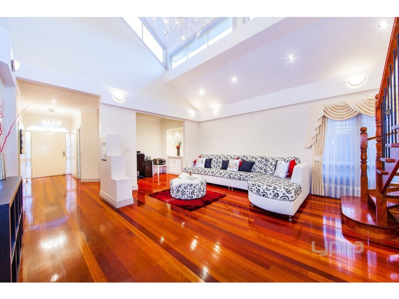 3  Calthorpe Green, Caroline Springs VIC 3023