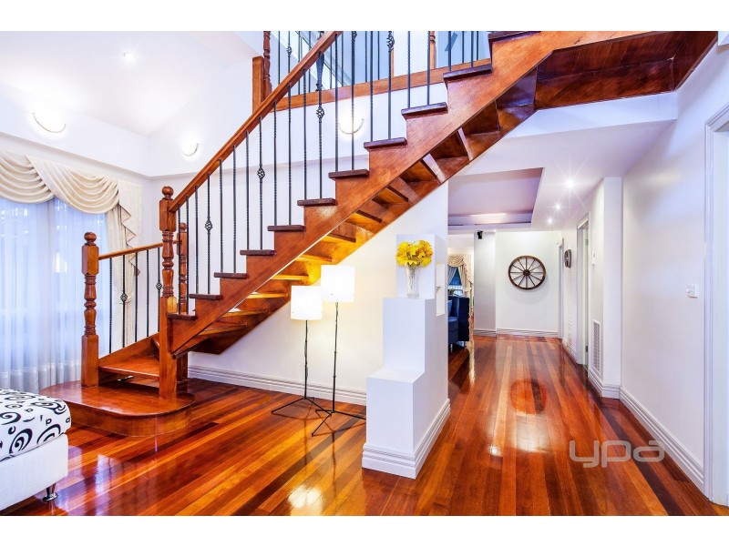 3  Calthorpe Green, Caroline Springs VIC 3023