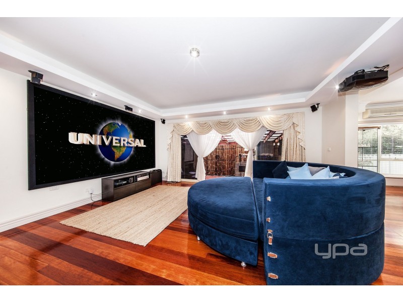 3  Calthorpe Green, Caroline Springs VIC 3023