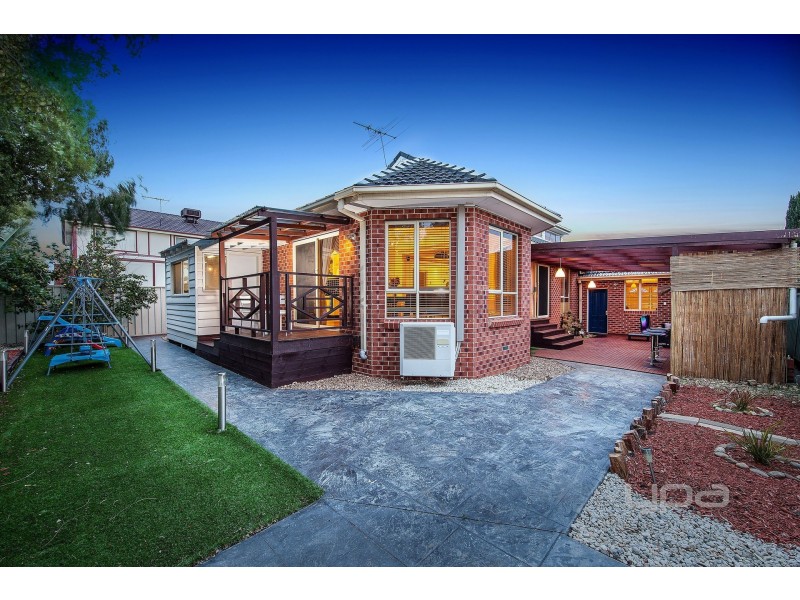 3  Calthorpe Green, Caroline Springs VIC 3023