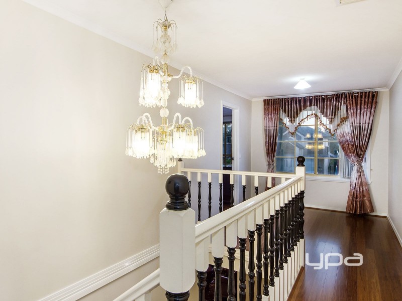 17 Daylesford Terrace, Caroline Springs VIC 3023