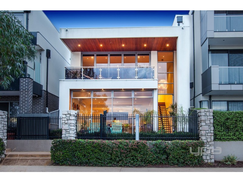 9 The Strand, Caroline Springs VIC 3023