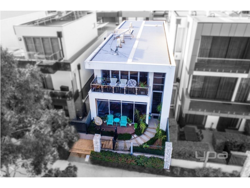 9 The Strand, Caroline Springs VIC 3023