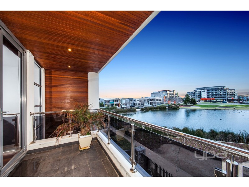 9 The Strand, Caroline Springs VIC 3023