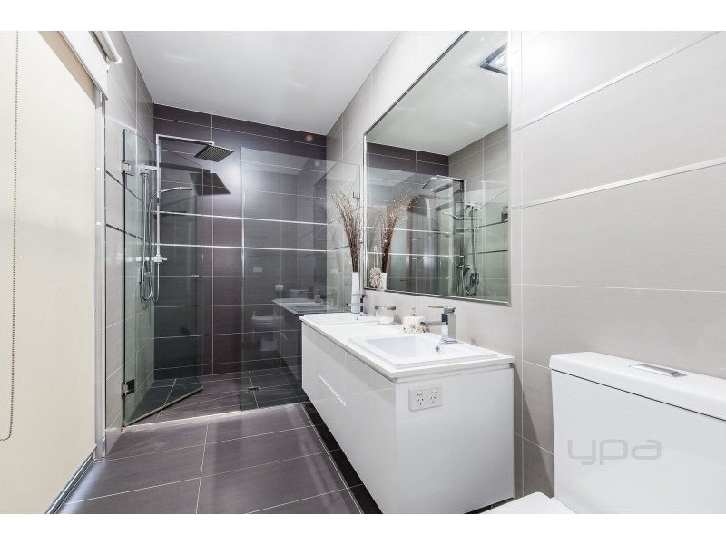 9 The Strand, Caroline Springs VIC 3023