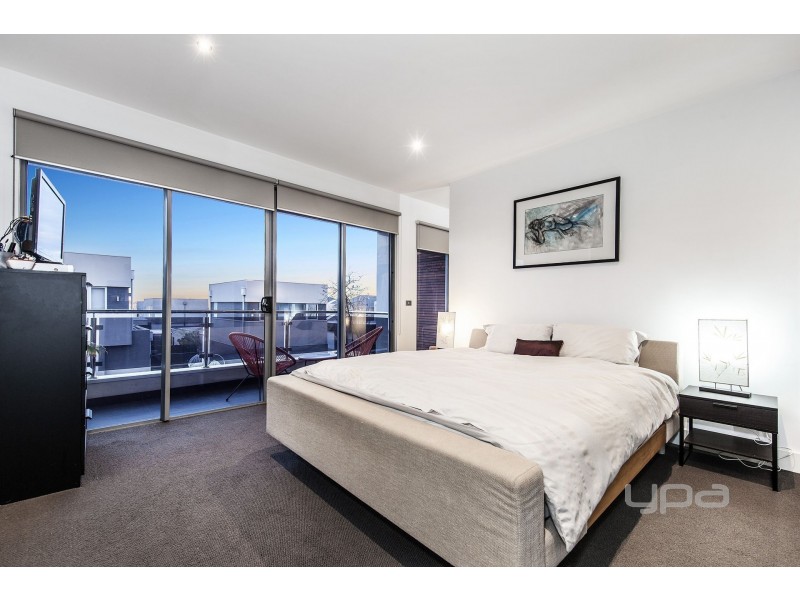 9 The Strand, Caroline Springs VIC 3023