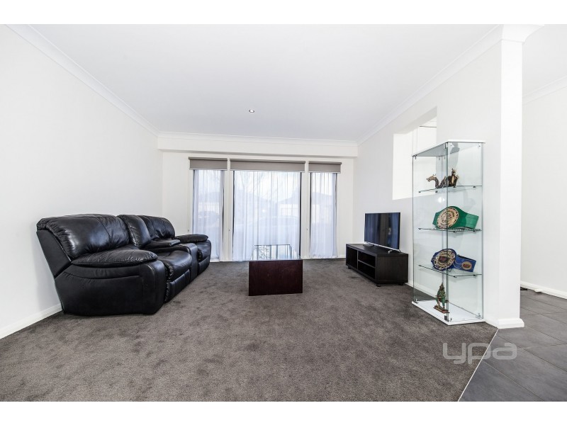 8 McKillop Way, Plumpton VIC 3335