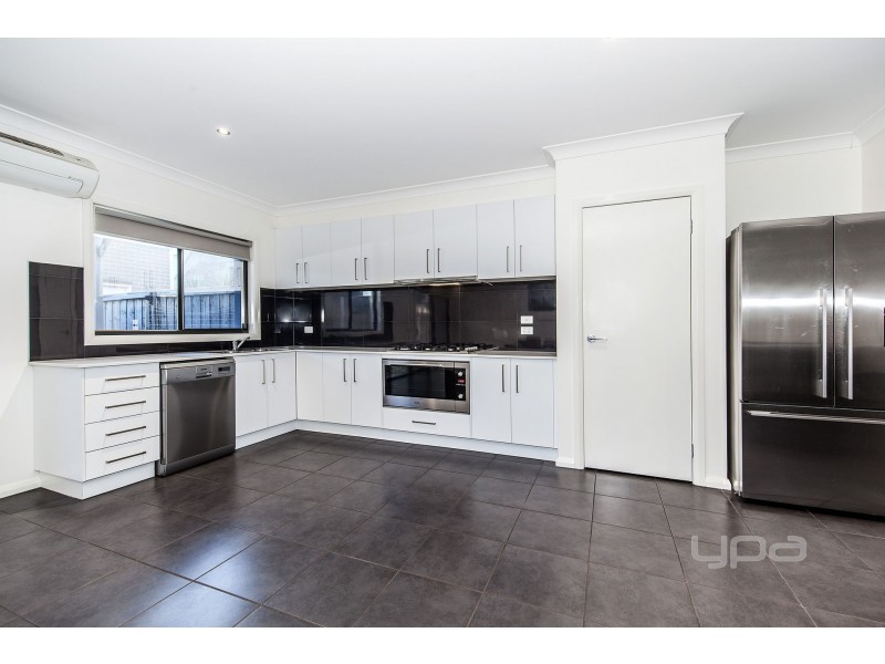 8 McKillop Way, Plumpton VIC 3335