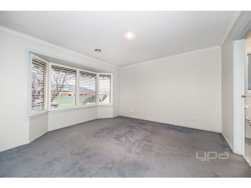 40 Northampton Crescent, Caroline Springs VIC 3023