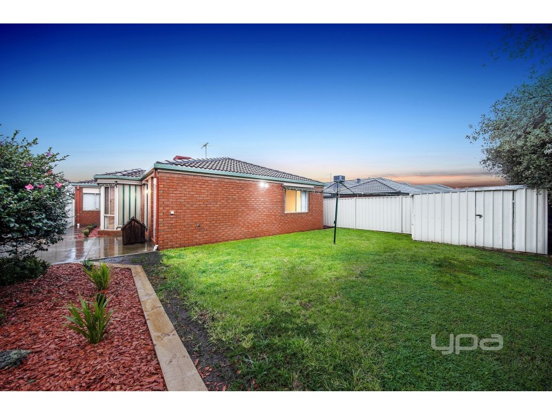 40 Northampton Crescent, Caroline Springs VIC 3023