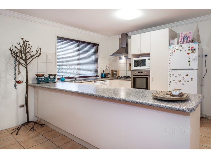 11 Benshaw Court, Hillside VIC 3037