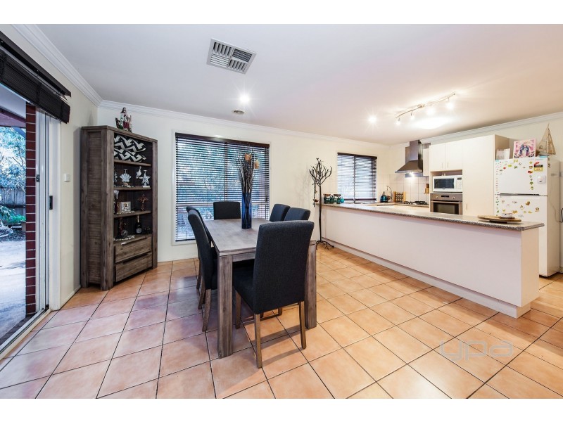 11 Benshaw Court, Hillside VIC 3037