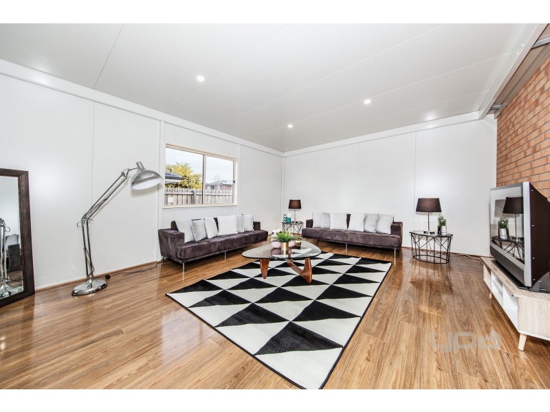 5 Royale Drive, Plumpton VIC 3335