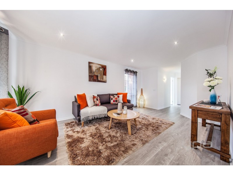 8 Freeman Avenue, Burnside VIC 3023