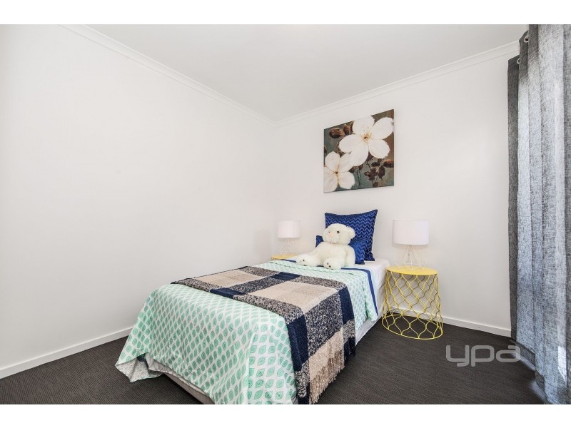 8 Freeman Avenue, Burnside VIC 3023