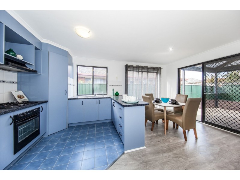 8 Freeman Avenue, Burnside VIC 3023