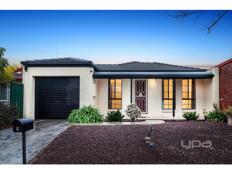 8 Freeman Avenue, Burnside VIC 3023