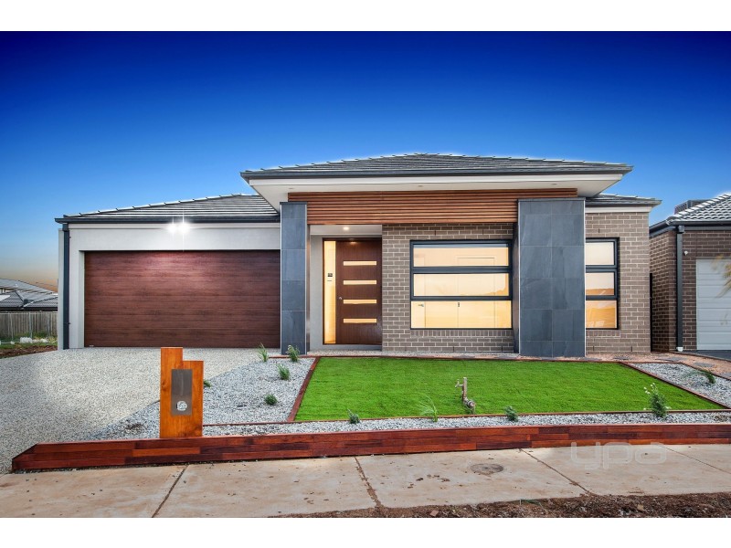 104 Hawking Crescent, Plumpton VIC 3335