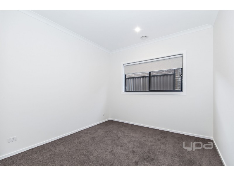 104 Hawking Crescent, Plumpton VIC 3335