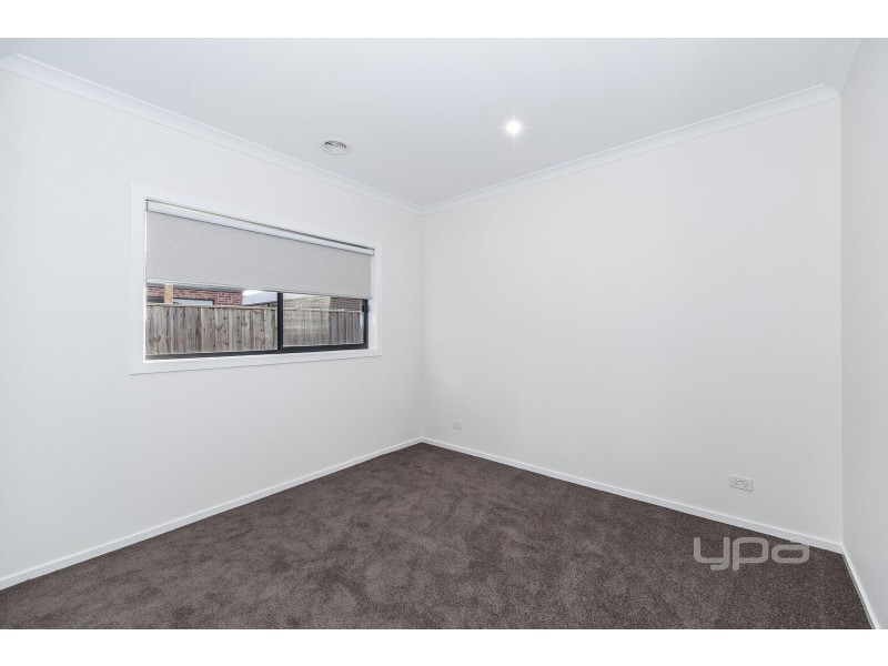 104 Hawking Crescent, Plumpton VIC 3335