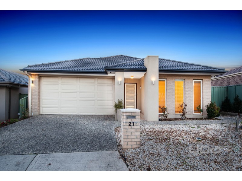 21 Goodenia Way, Caroline Springs VIC 3023