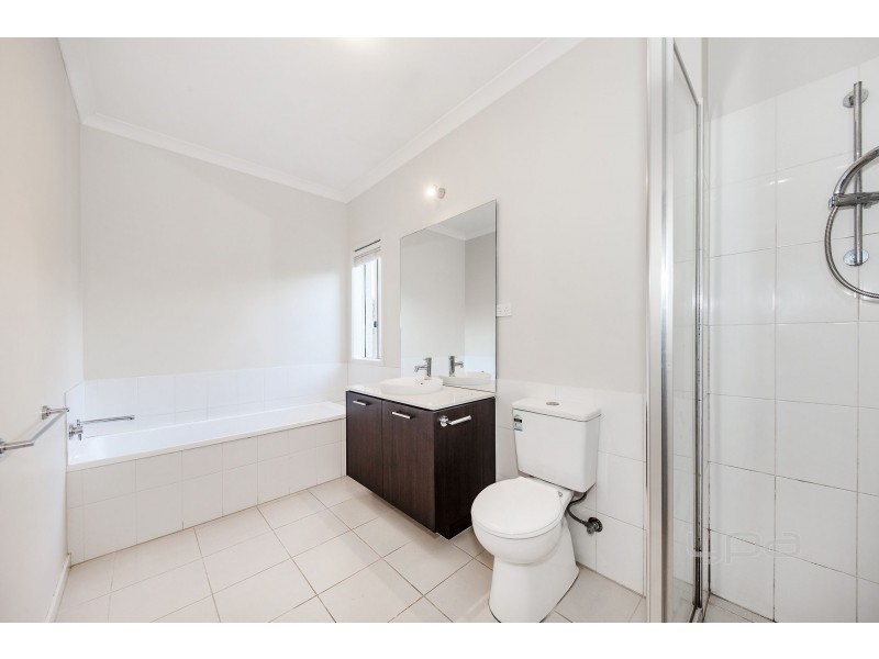 21 Goodenia Way, Caroline Springs VIC 3023