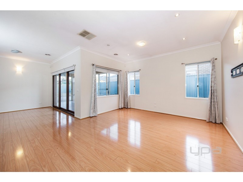 21 Goodenia Way, Caroline Springs VIC 3023