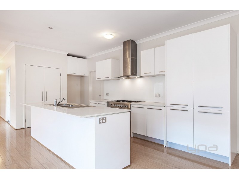 21 Goodenia Way, Caroline Springs VIC 3023