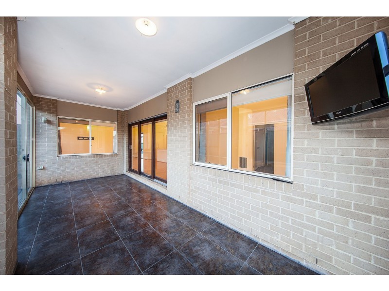 21 Goodenia Way, Caroline Springs VIC 3023