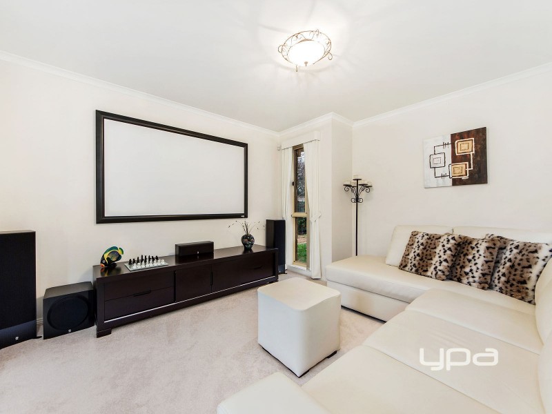 9 Dartmouth Court, Caroline Springs VIC 3023