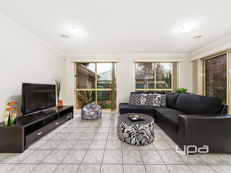 9 Dartmouth Court, Caroline Springs VIC 3023