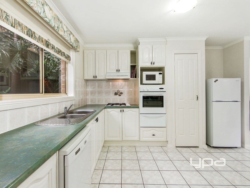 9 Dartmouth Court, Caroline Springs VIC 3023