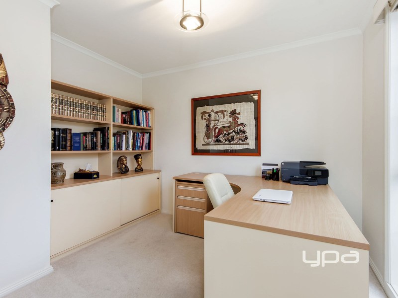 9 Dartmouth Court, Caroline Springs VIC 3023