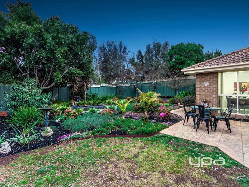 9 Dartmouth Court, Caroline Springs VIC 3023