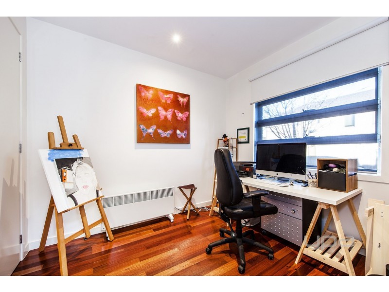 19 Buckley Way, Caroline Springs VIC 3023