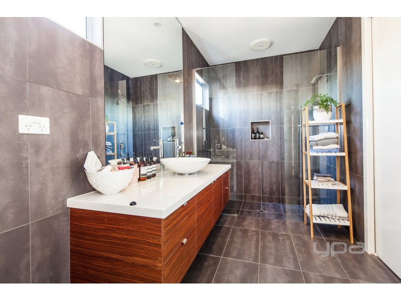 19 Buckley Way, Caroline Springs VIC 3023