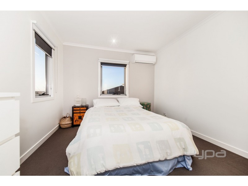 19 Buckley Way, Caroline Springs VIC 3023