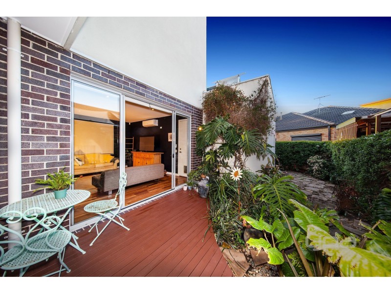 19 Buckley Way, Caroline Springs VIC 3023