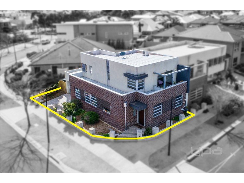 19 Buckley Way, Caroline Springs VIC 3023