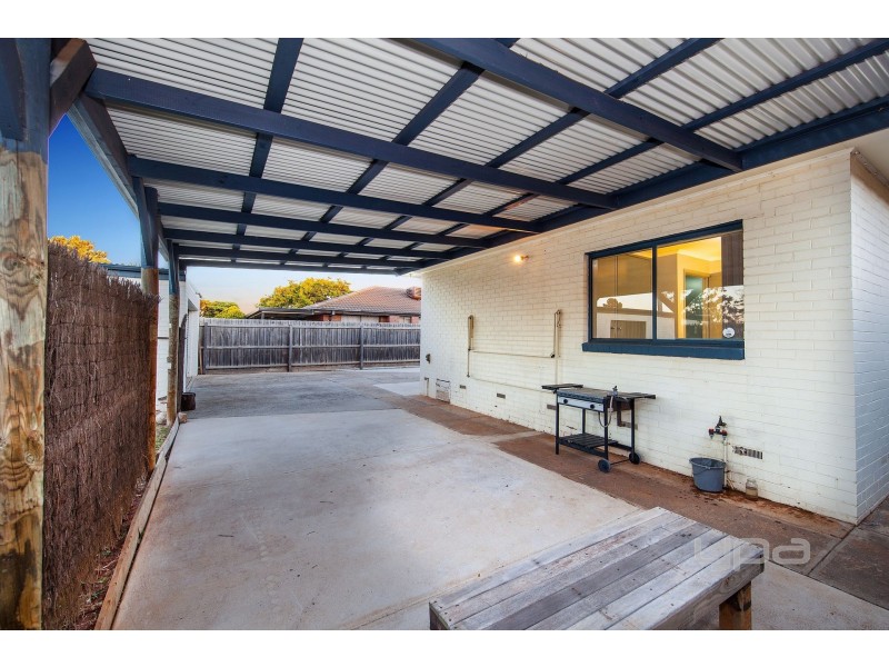 60 Westcott Parade, Rockbank VIC 3335