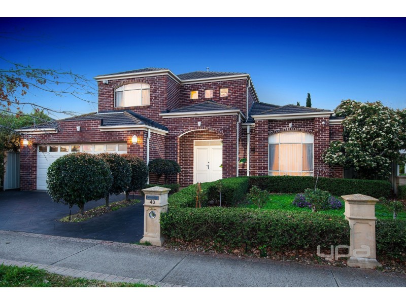 43 St Georges Avenue, Caroline Springs VIC 3023