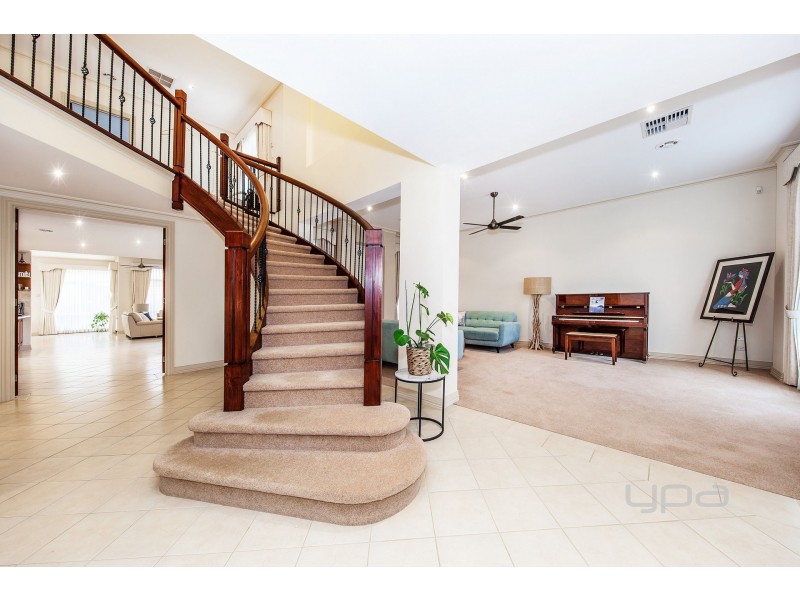 43 St Georges Avenue, Caroline Springs VIC 3023