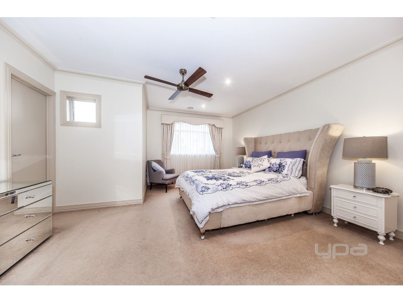 43 St Georges Avenue, Caroline Springs VIC 3023