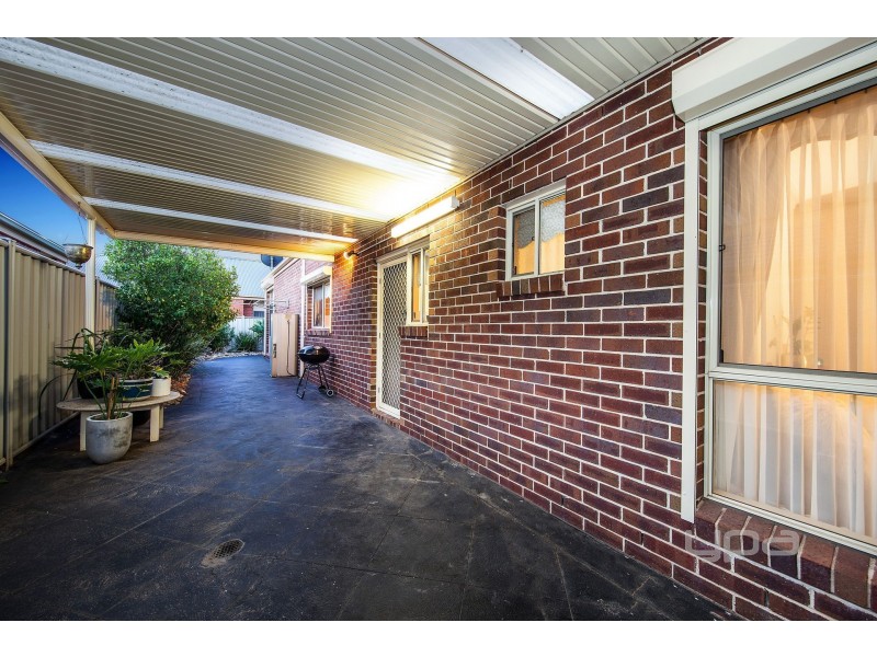 43 St Georges Avenue, Caroline Springs VIC 3023