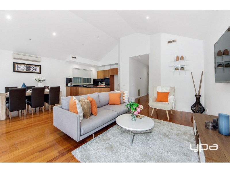 43 Wyperfeld Circuit, Caroline Springs VIC 3023