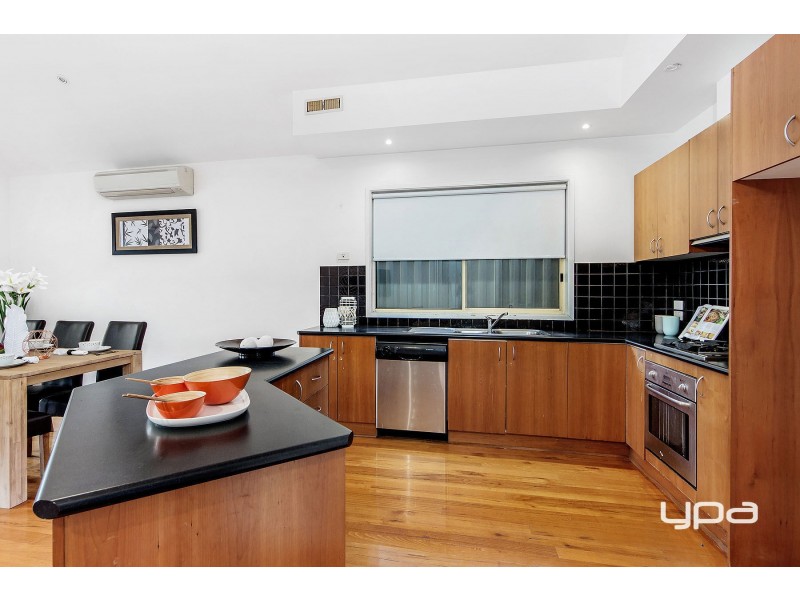 43 Wyperfeld Circuit, Caroline Springs VIC 3023